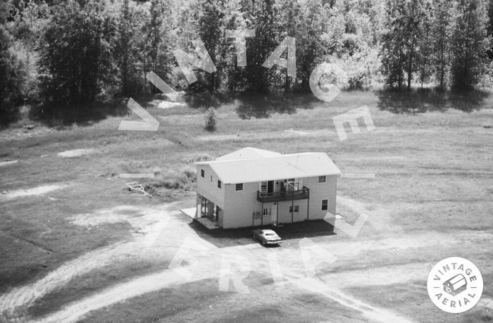 Bay Drive-In Theatre - HOME BUILT ON SNACK BAR FOUNDATION 1980 AERIAL PHOTO